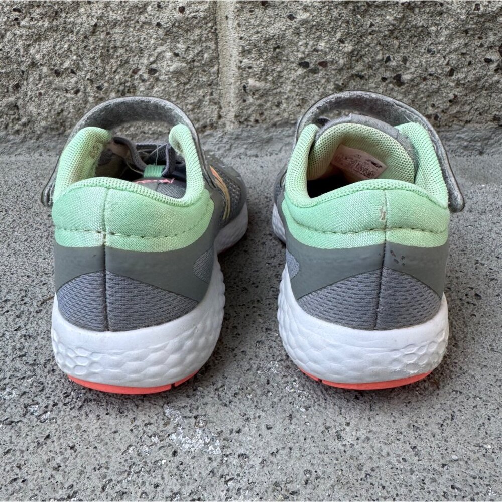 NEW BALANCE 720v4 Sneakers Girls 11.5 29 Gray Neon Pink Laceless Running Shoes - Picture 4 of 10